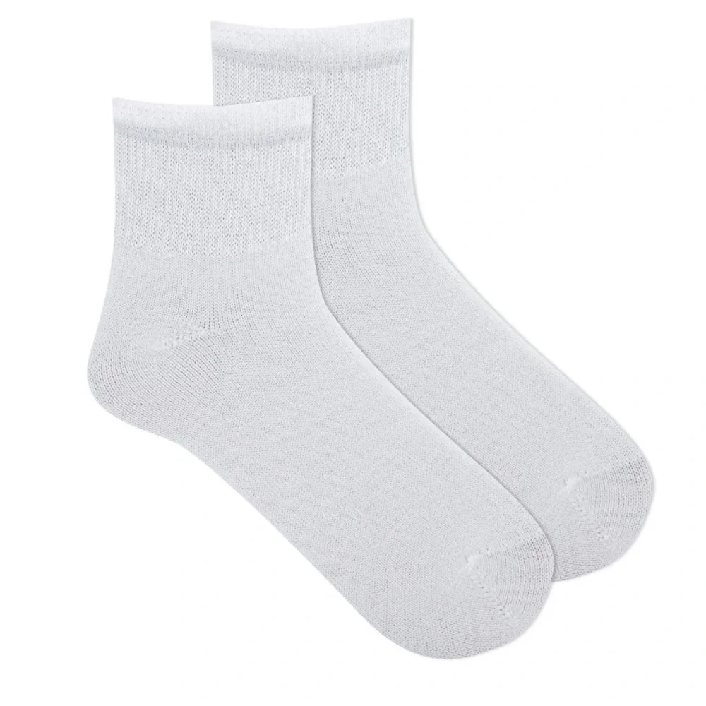 DEAL ‼️ Women’s Athletic Works 3 Packs of White Ankle Socks - Picture 4 of 5